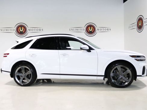 Used 2023 Genesis GV70 2.5T w/ Sport Prestige Package AWD/4WD image 5