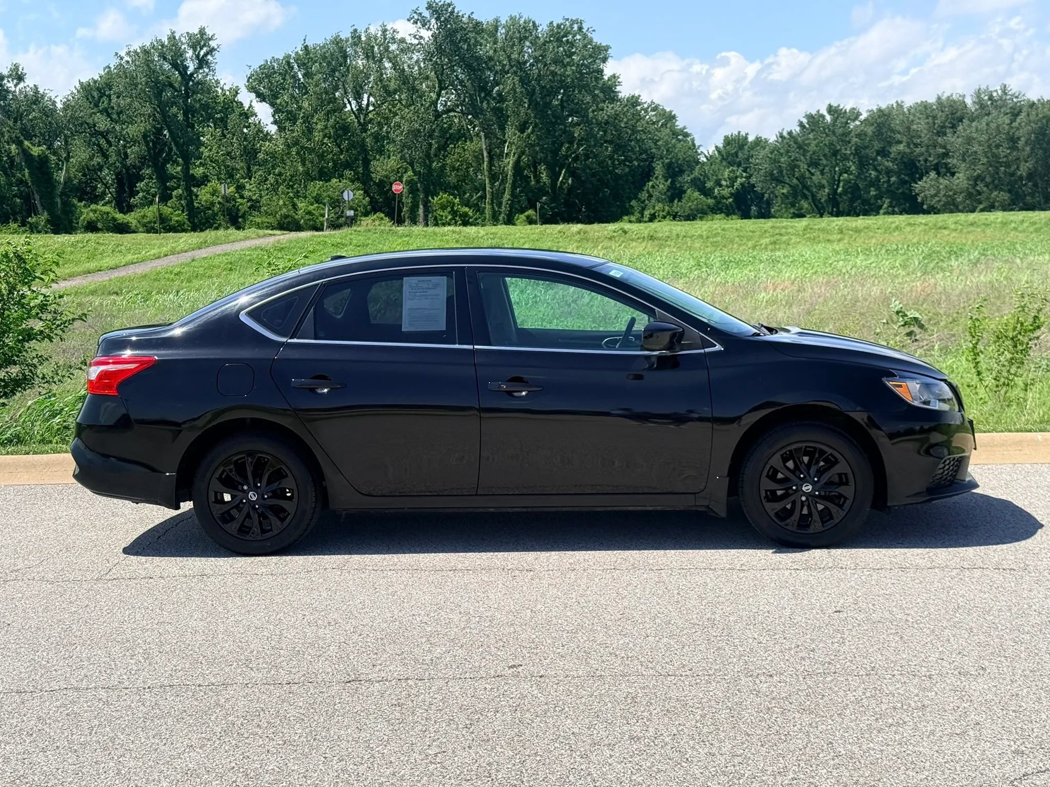 Used 2019 Nissan Sentra SV FWD image 34