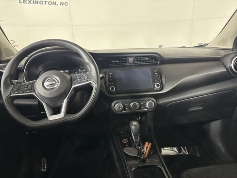 Used 2023 Nissan Kicks SV image 21
