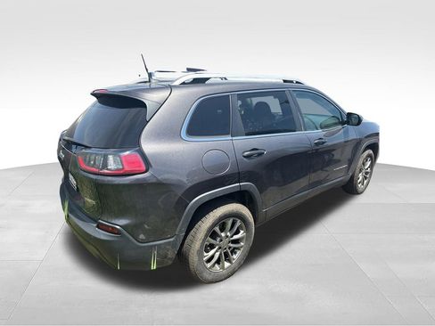 Used 2019 Jeep Cherokee Latitude Plus w/ Cold Weather Group AWD/4WD image 3