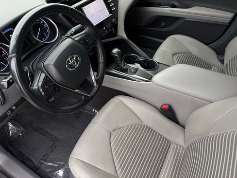 Used 2019 Toyota Camry SE image 16