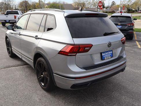 Used 2023 Volkswagen Tiguan SE R-Line image 5