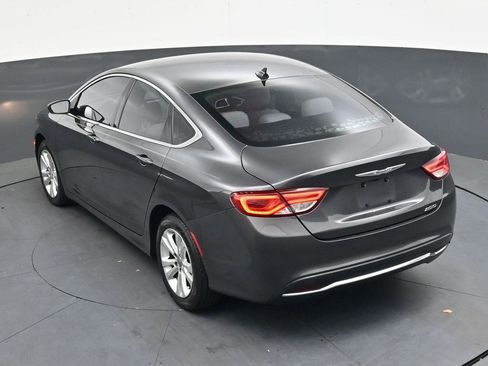 Used 2017 Chrysler 200 Limited Platinum image 21