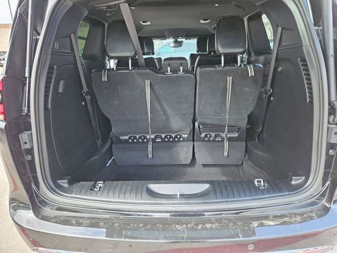 Used 2025 Chrysler Pacifica Select image 24
