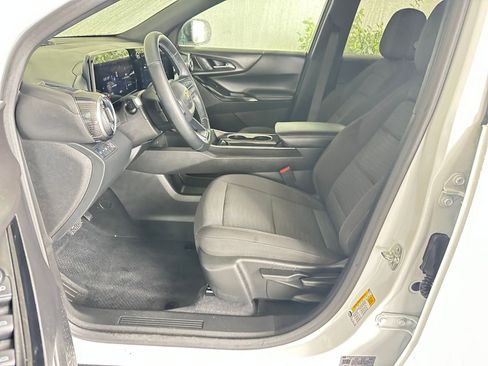 Used 2025 Chevrolet Equinox LT image 27