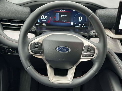 Certified 2025 Ford Explorer Active image 14