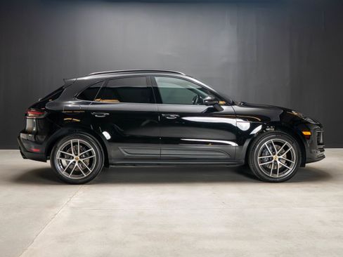 Certified 2026 Porsche Macan AWD/4WD image 8