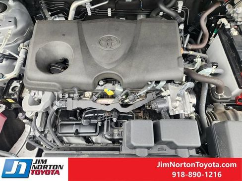 Used 2025 Toyota RAV4 XLE FWD image 31