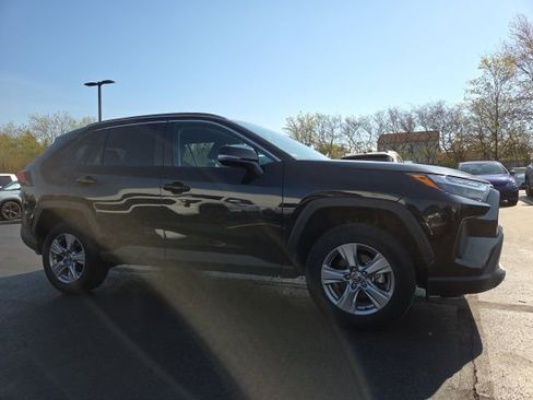 Used 2025 Toyota RAV4 XLE AWD/4WD image 3