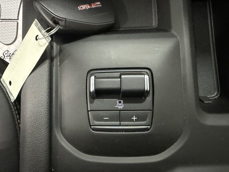 Used 2026 GMC Sierra 2500 AT4 AWD/4WD image 14
