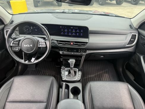 Used 2025 Kia Seltos EX FWD image 46