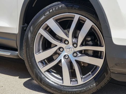 Used 2017 Honda Pilot Touring image 9