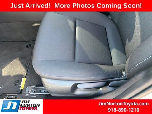Used 2025 Toyota Corolla LE FWD image 8
