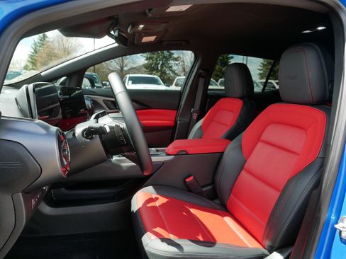Used 2024 Chevrolet Equinox EV RS AWD/4WD image 32