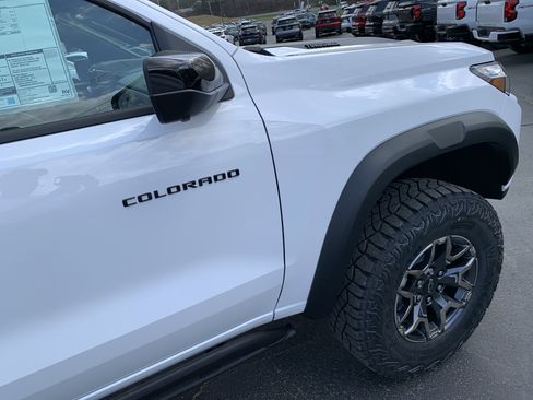 New 2026 Chevrolet Colorado ZR2 w/ Technology Package AWD/4WD image 30