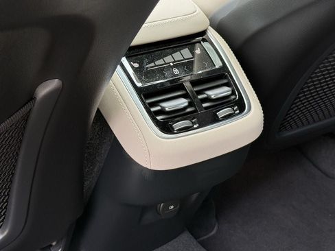 Certified 2025 Volvo XC90 B5 Core AWD/4WD image 13