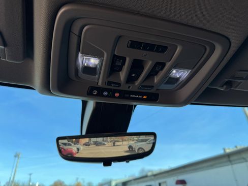 Used 2020 GMC Sierra 3500 Denali w/ Denali Ultimate Package image 34