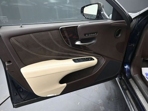 Used 2018 Lexus LS 500 500 Base w/ Interior Upgrade Package image 29