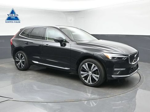 Used 2023 Volvo XC60 B5 Plus w/ Climate Package AWD/4WD image 1