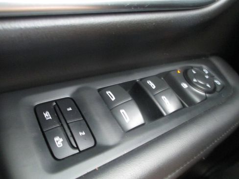 Used 2021 Chevrolet Suburban Z71 AWD/4WD image 29