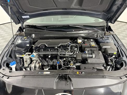 Used 2025 Hyundai Elantra SEL FWD image 44