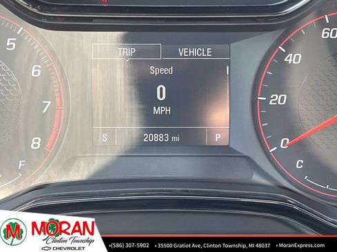 Used 2025 Chevrolet Trax RS w/ Driver Confidence Package FWD image 19
