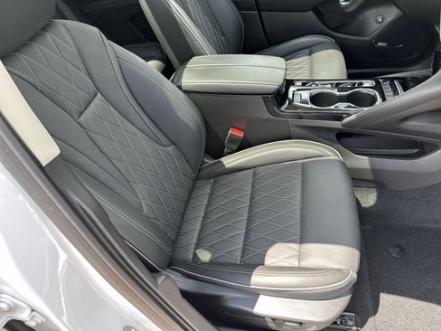 Used 2023 Buick Envision Avenir AWD/4WD image 28
