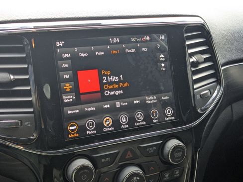 Used 2020 Jeep Grand Cherokee Laredo image 20