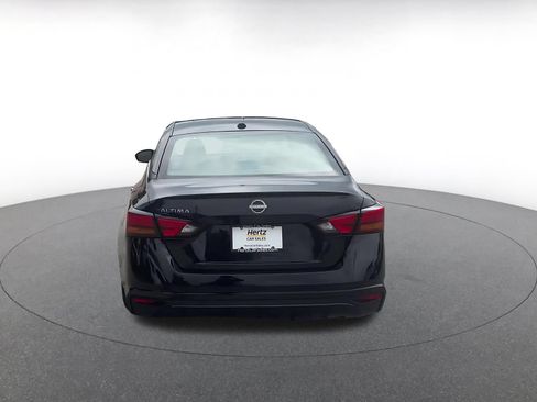 Used 2025 Nissan Altima 2.5 SV FWD image 12