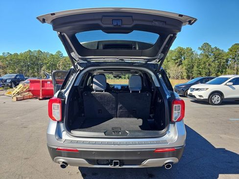 Used 2022 Ford Explorer Limited w/ Equipment Group 301A image 17