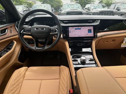 New 2026 Jeep Grand Cherokee Summit AWD/4WD image 22