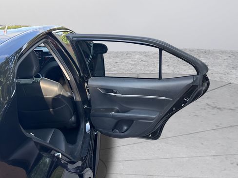 Used 2023 Toyota Camry SE FWD image 32