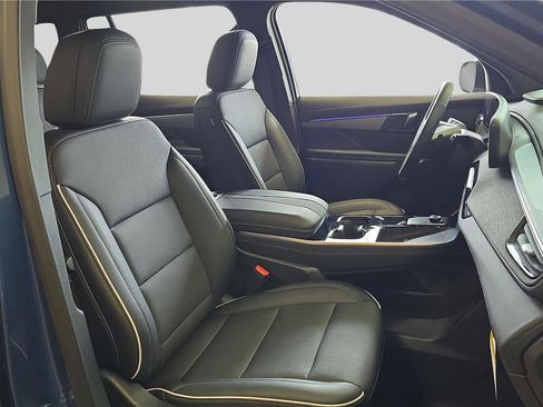 Used 2025 Buick Enclave Preferred image 14