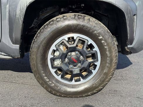 Used 2024 Toyota Tacoma TRD Off-Road image 26