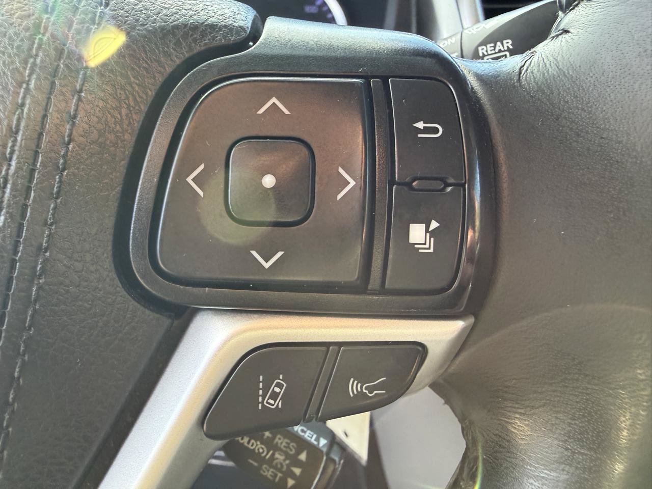Used 2019 Toyota Highlander Plus FWD image 16