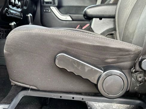 Used 2015 Jeep Wrangler Unlimited Sahara w/ Connectivity Group image 13