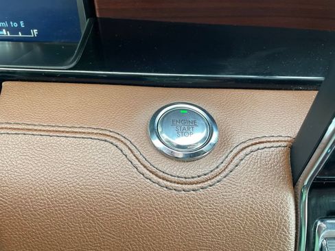 Used 2022 Lincoln Navigator Reserve AWD/4WD image 25