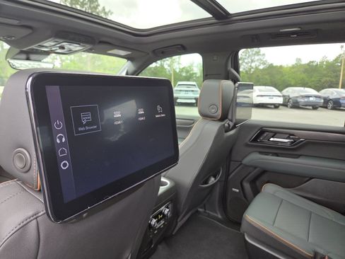New 2026 GMC Yukon AT4 w/ AT4 Premium Plus Package AWD/4WD image 13