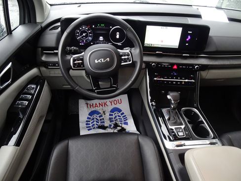 Used 2023 Kia Carnival SX image 12