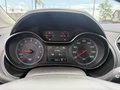 Used 2017 Chevrolet Cruze LT FWD image 13