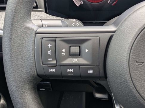 Used 2021 Nissan Rogue SV FWD image 21