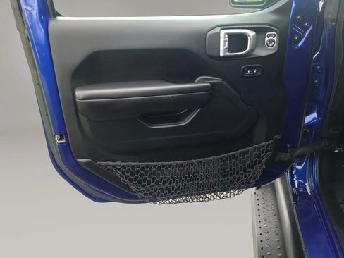 Used 2018 Jeep Wrangler Unlimited Sport S AWD/4WD image 11