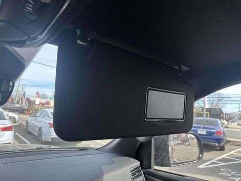 Used 2024 Jeep Wagoneer L Series II w/ Flexible Seating Group image 28