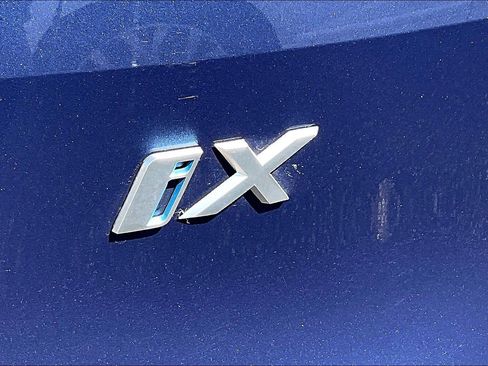 Used 2024 BMW iX xDrive50 w/ Premium Package AWD/4WD image 30