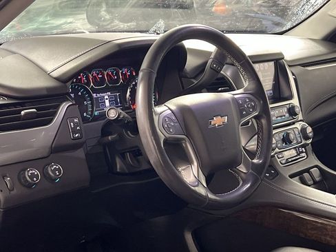 Used 2019 Chevrolet Suburban LT image 16