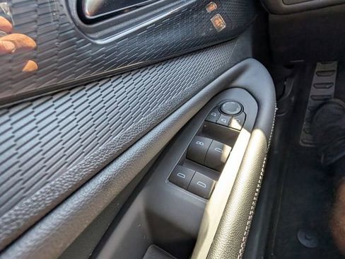 Used 2023 Chevrolet Silverado 1500 LT image 28