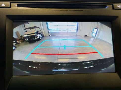 Used 2015 Toyota Camry SE FWD image 31