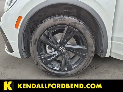 Used 2024 Volkswagen Tiguan SE R-Line AWD/4WD image 10