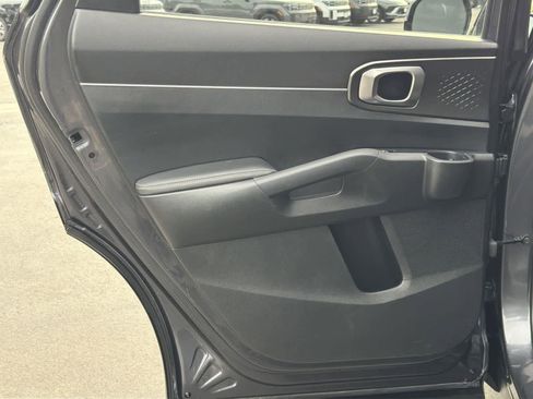 Used 2023 Kia Sorento EX image 28