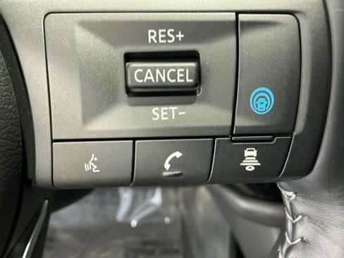 Used 2024 Nissan Pathfinder Platinum w/ Cargo Package image 17